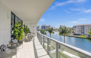 3-bedroom apartments in condo 227 m² in Aventura for $1,800,000