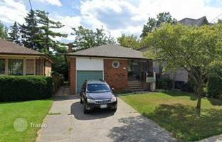 10-bedroom house in North York for C$1,847,000