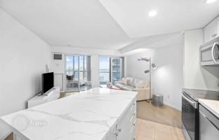 5-bedroom apartment in York Street for C$864,000