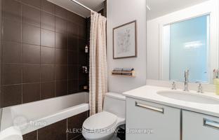 4-bedroom apartment in Charles Street East for C$777,000