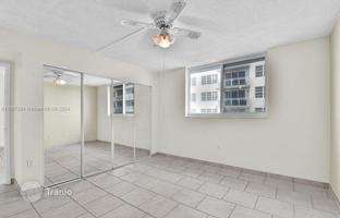 1-bedroom apartments in condo 63 m² in Collins Avenue for $325,000