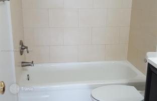 1-bedroom apartments in condo 99 m² in Aventura for $265,000