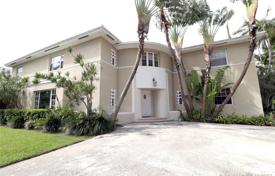 Art deco villa with a land, a pool and a jacuzzi, Miami Beach, USA for 3,550,000 €