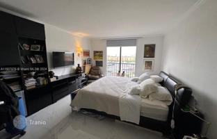 2-bedroom apartments in condo 141 m² in Aventura for $580,000