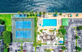Condo – Hallandale Beach, Florida, USA for $289,000