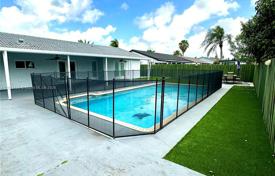 Townhome – Miami, Florida, USA for $650,000