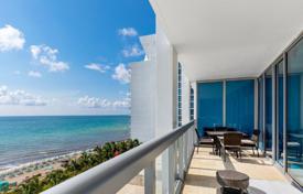 Bright flat with ocean views in a residence on the first line of the beach, Miami Beach, Miami, USA for $1,242,000