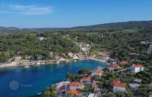 Land plot 1,235 m² in Split-Dalmatia County for 198,000 €