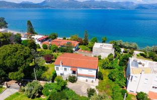 Two-level house a few steps from the sea in Peloponnese, Greece for 270,000 €