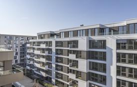 With views of Berlins iconic TV tower: Penthouse in Mitte with large roof terrace and two balconies for 1,219,000 € With views of Berlins iconic TV tower: Penthouse in Mitte with large roof terrace and two balconies for 1,219,000 €