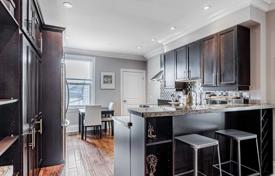 Terraced house – Lansdowne Avenue, Old Toronto, Toronto,  Ontario,   Canada for C$1,252,000