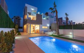 Villa with large garden, terrace and swimming pool, Costa Blanca for 449,000 €
