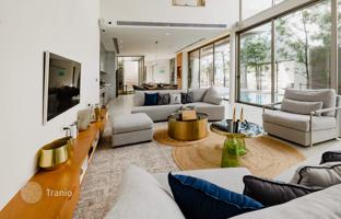 4-bedroom villa 488 m² in Bang Tao Beach for $1,080,000