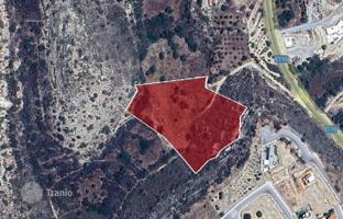 Land plot 12,375 m² in Limassol for 568,000 €