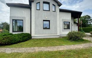 10-room villa 315 m² in Zemgale Suburb for 372,000 €