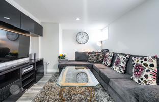 9-bedroom house in Etobicoke for C$1,438,000