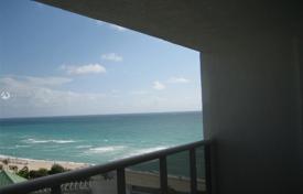Furnished flat with ocean views in a residence on the first line of the beach, Sunny Isles Beach, Florida, USA for $1,149,000