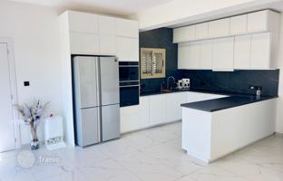 3-bedroom cottage 180 m² in Peyia for 1,000,000 €