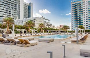 2-bedroom apartments in condo 137 m² in Miami Beach for $3,000,000