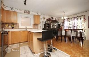 7-bedroom house in Old Toronto for C$1,589,000