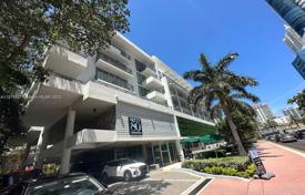 Condo – Miami Beach, Florida, USA for $298,000