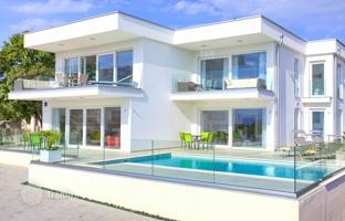 2-bedroom apartment 85 m² in Primorje-Gorski Kotar County for 380,000 €
