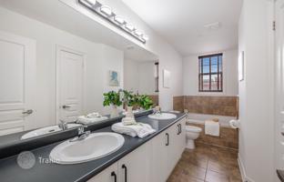 7-bedroom townhouse in Old Toronto for C$1,729,000