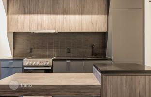 2-bedroom apartment in Etobicoke for C$796,000