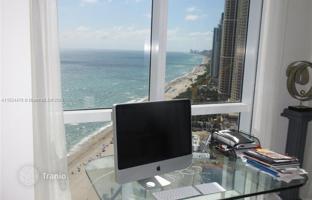 3-bedroom apartments in condo 229 m² in Collins Avenue for $2,595,000