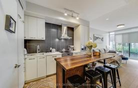 Apartment – Front Street East, Old Toronto, Toronto,  Ontario,   Canada for C$807,000