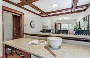 8-bedroom house in Etobicoke for C$1,493,000