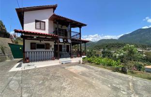 Two-storey house with a large plot and sea views in Kalamata, Peloponnese, Greece for 350,000 €