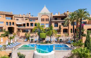 3-bedroom penthouse 190 m² in Marbella for 1,125,000 €