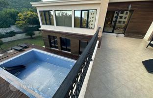 4-bedroom villa 300 m² in Budva city for 678,000 €