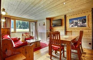 Beautiful apartment with a balcony and a view of the mountains in the center of La Plagne, France for 495,000 €