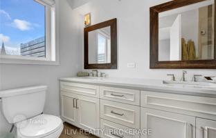 8-bedroom townhouse in Brock Avenue for C$1,793,000