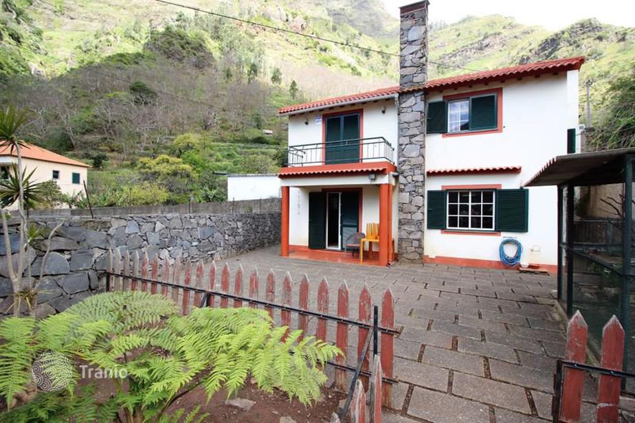 Villa for sale in Madeira, Portugal — listing 1876036 Villa for sale in Madeira, Portugal — listing 1876036