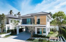 5-bedrooms villa 215 m² in Pattaya, Thailand for $238,000