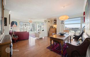 2-bedroom apartment in Lombard Street for C$911,000