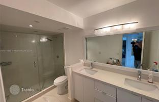 2-bedroom apartments in condo 129 m² in Bal Harbour for $1,300,000