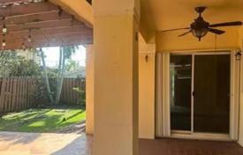 Townhome – West End, Miami, Florida,  USA for $599,000