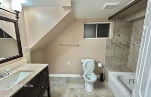2-bedroom house in East York for C$1,237,000