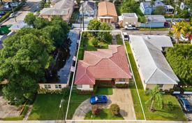 Townhome – Hollywood, Florida, USA for $850,000