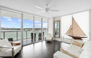 3-bedroom apartments in condo 155 m² in Miami Beach for $1,490,000