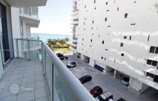 2-bedroom apartments in condo 162 m² in Surfside for $980,000