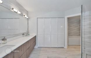 2-bedroom apartments in condo 126 m² in Aventura for $725,000
