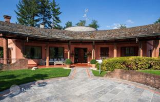 Spacious villa with luxurious interiors and modern amenities on Lake Como in Guanzate, Italy for 1,450,000 €