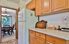 Townhome – Etobicoke, Toronto, Ontario,  Canada for C$2,120,000