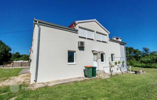 5-bedroom house 260 m² in Zadar County for 390,000 €
