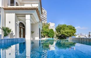 Exclusive villa with a swimming pool, a garden and a guest apartment near the beach, Benidorm, Spain for 3,250,000 €